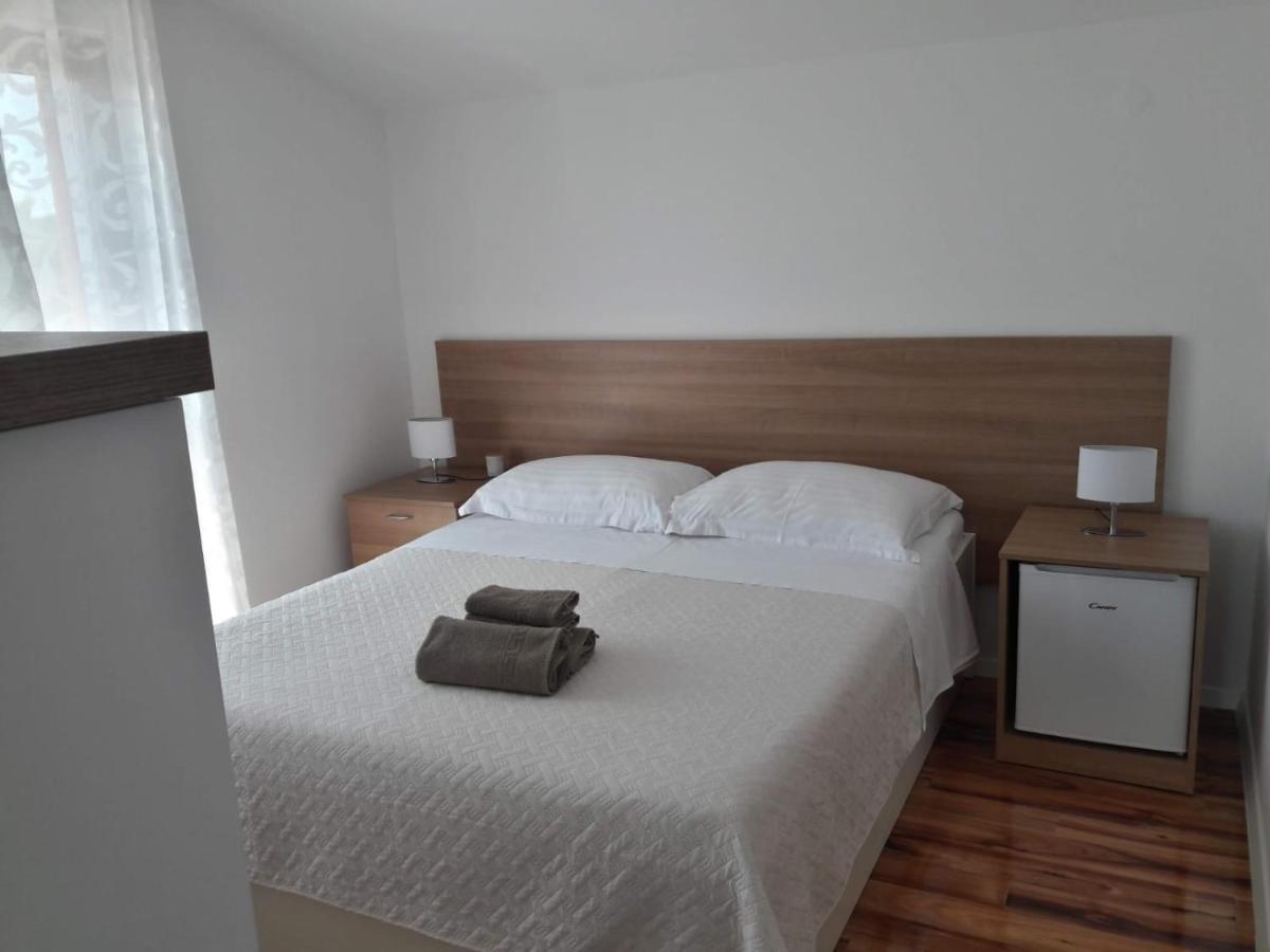 Apartments Emanuela Sukošan Rom bilde