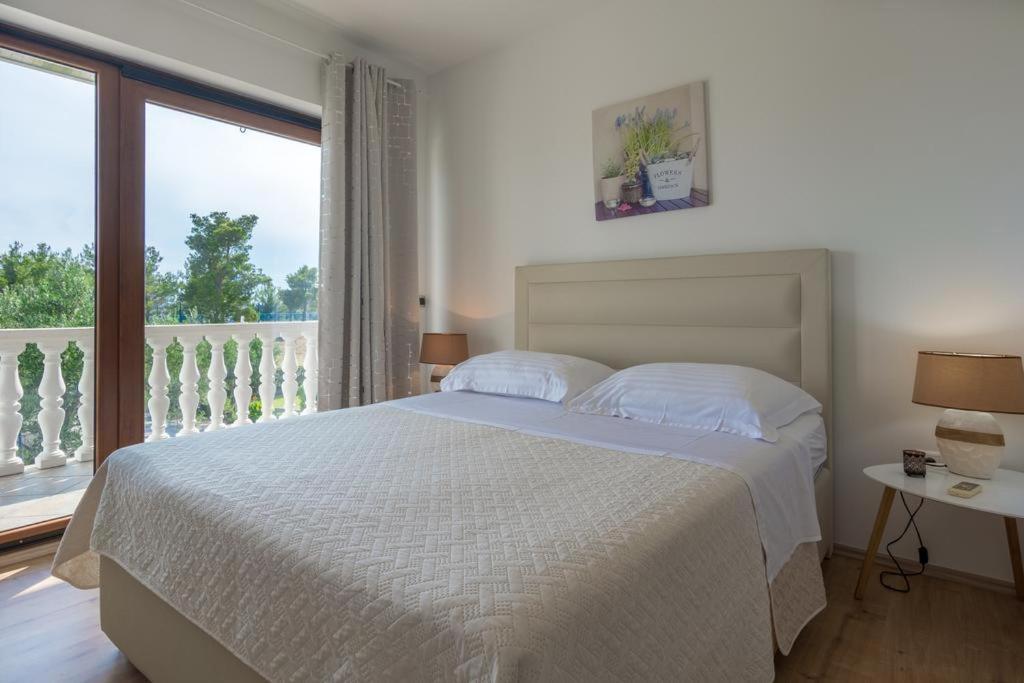 Apartments Emanuela Sukošan Eksteriør bilde